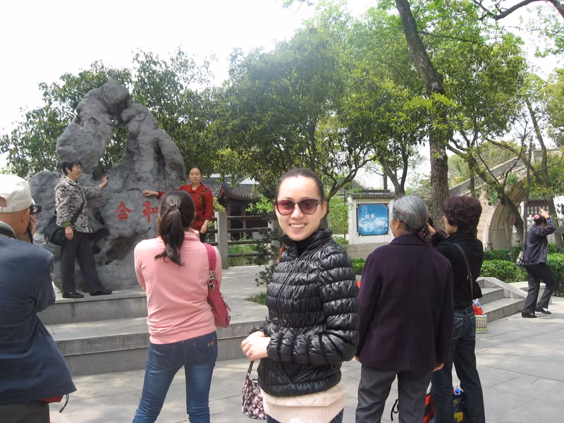 Guangdong Private Tour - Guiding a Japanese group in a temple
