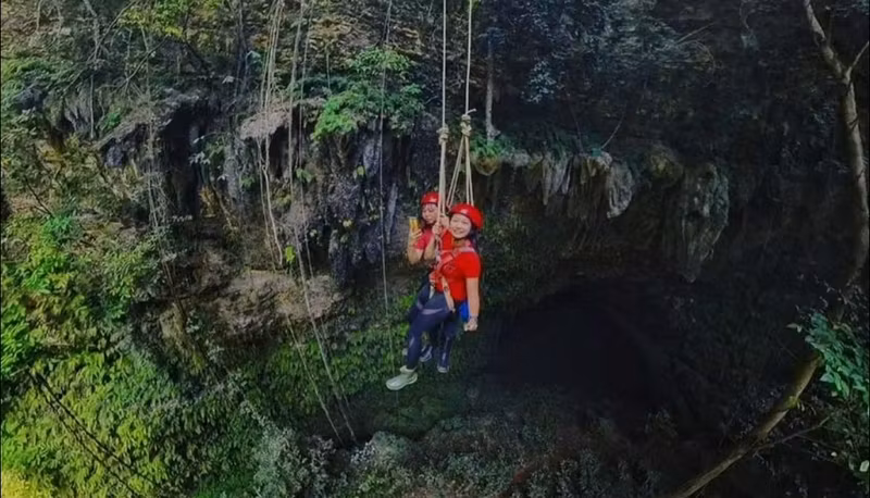 Yogyakarta Private Tour - Go down to Jomblang cave