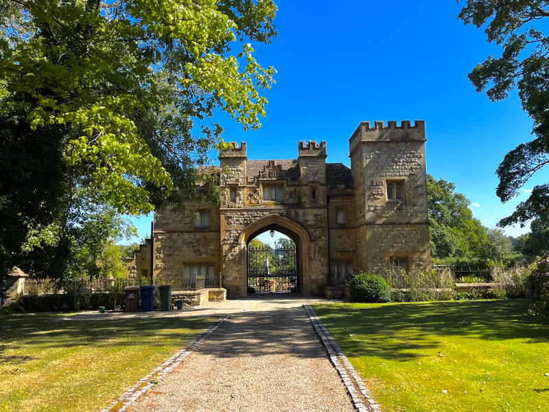 Cotswolds Private Tour - Winchcombe Castle Gate